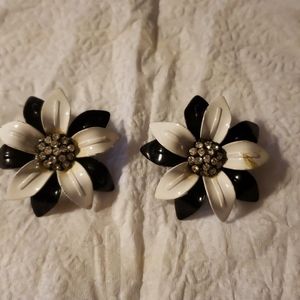 Clip on flower earrings clips